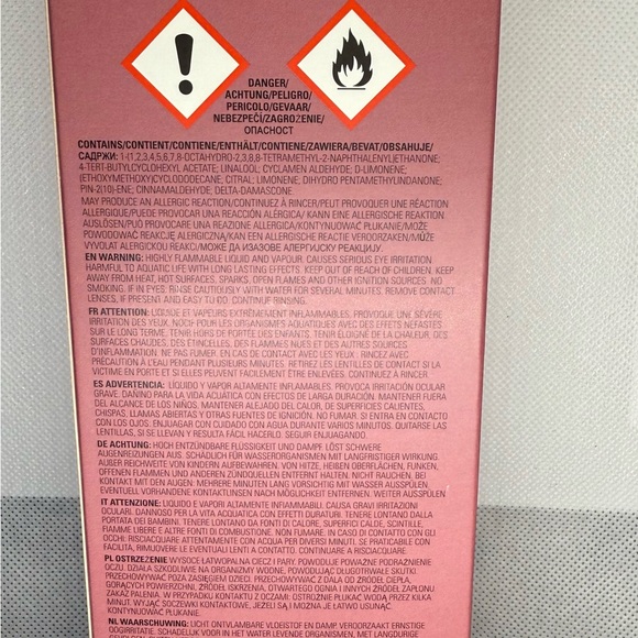 Revolution Beauty London Under The Covers
Reed Diffuser - Picture 6 of 8